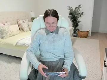 Vika73  live sex cam