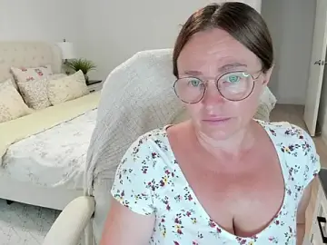 Vika73  live sex cam