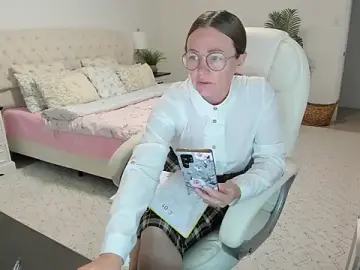 Vika73  live sex cam