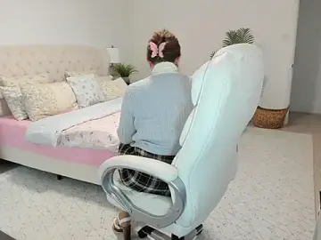 Vika73  live sex cam