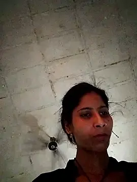 Cutiegirlll  live sex cam