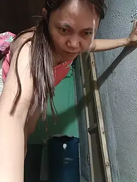 Hotpinay_45  live sex cam