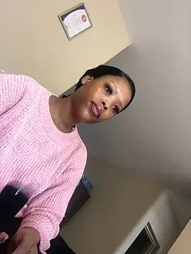 Littlehunie  live sex cam
