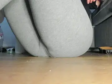 Squirtlady38  live sex cam