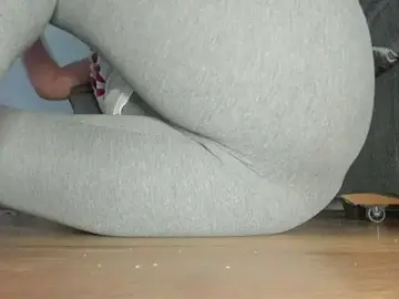 Squirtlady38  live sex cam