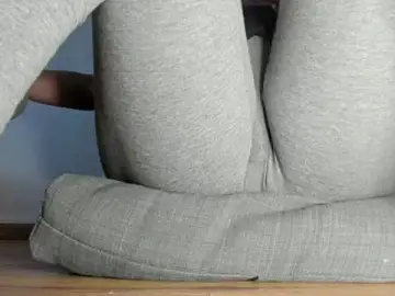 Squirtlady38  live sex cam