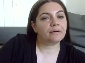 Squirtlady38  live sex cam