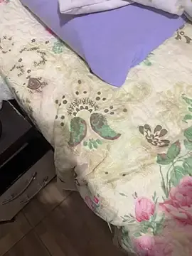 Baroneza  live sex cam