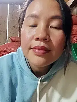 Yelow-bee  live sex cam