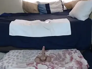 AdelaideT  live sex cam