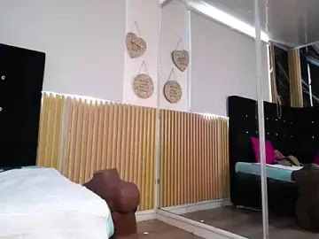 Chloe__Jones_  live sex cam