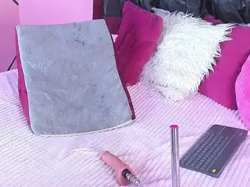 Cloe_bridgee  live sex cam