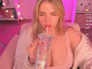 Pussy-kattt  live sex cam