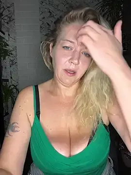JenniferCarmen  live sex cam