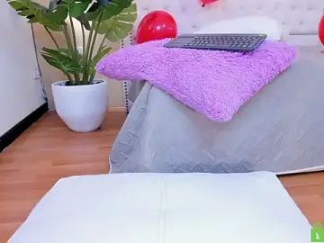 Mackenzie_17  live sex cam