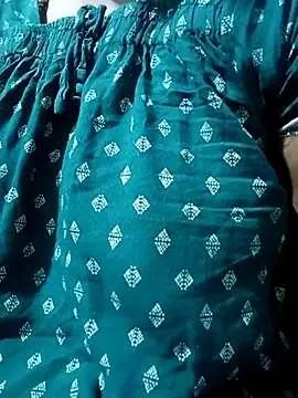 Tamilchoclatebaby  live sex cam