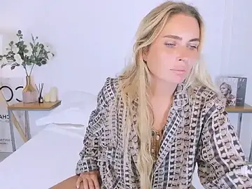 MiaMilfX  live sex cam