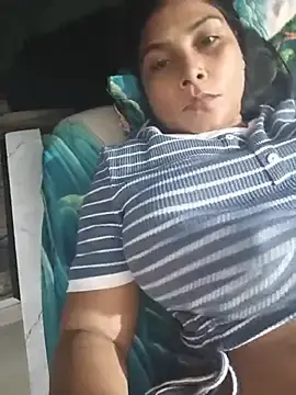 Chahat9610  live sex cam