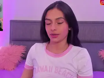 Lilith_petit_  live sex cam