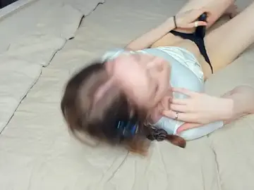 LavenderMitten  live sex cam