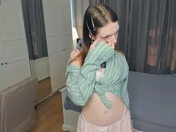 LavenderMitten  live sex cam