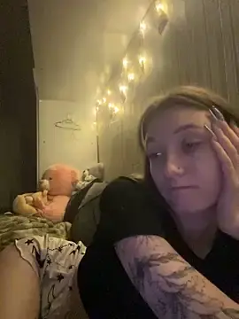 LisaWhitexz_  live sex cam