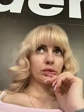 Blondegirlx  live sex cam