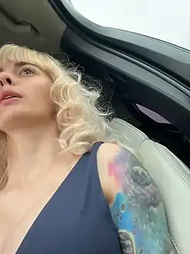 Blondegirlx  live sex cam