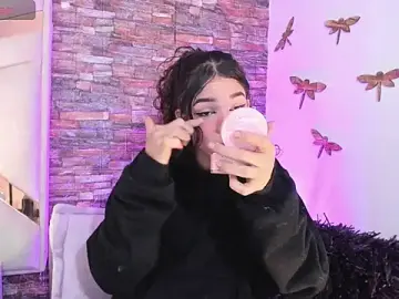 Evelyn__rose1  live sex cam