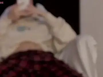 BlackKitsune5  live sex cam