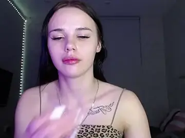 Kseni_a  live sex cam