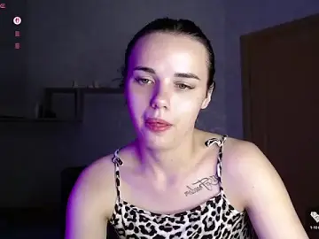 Kseni_a  live sex cam