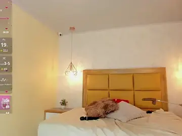 LARSONMIA  live sex cam