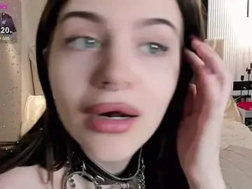 OdellaSaint  live sex cam