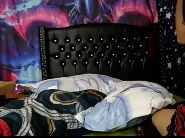 Pussytight_pervert  live sex cam