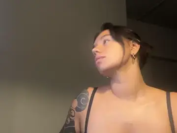 Ocean_Heart  live sex cam