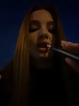 KrisMagnoly  live sex cam