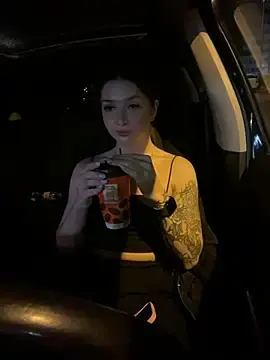KrisMagnoly  live sex cam