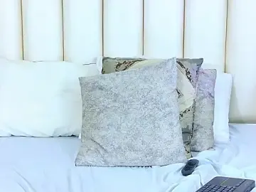LaraBelmon  live sex cam
