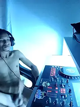 Reicon1998  live sex cam