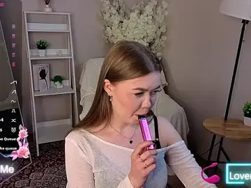 BlondeLina  live sex cam
