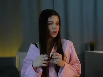 ElvaYeiser  live sex cam