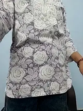 Noorkhatoon  live sex cam