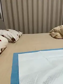 Aweiwei558  live sex cam