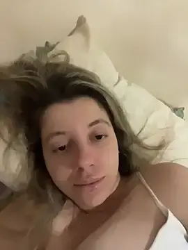 Loirinha_uai  live sex cam
