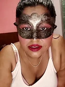 Maskedcurves  live sex cam