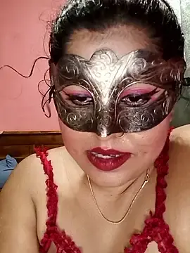 Maskedcurves  live sex cam