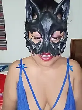 Maskedcurves  live sex cam