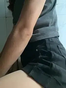 Miuuu22  live sex cam