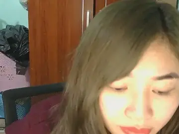 Uhem112  live sex cam